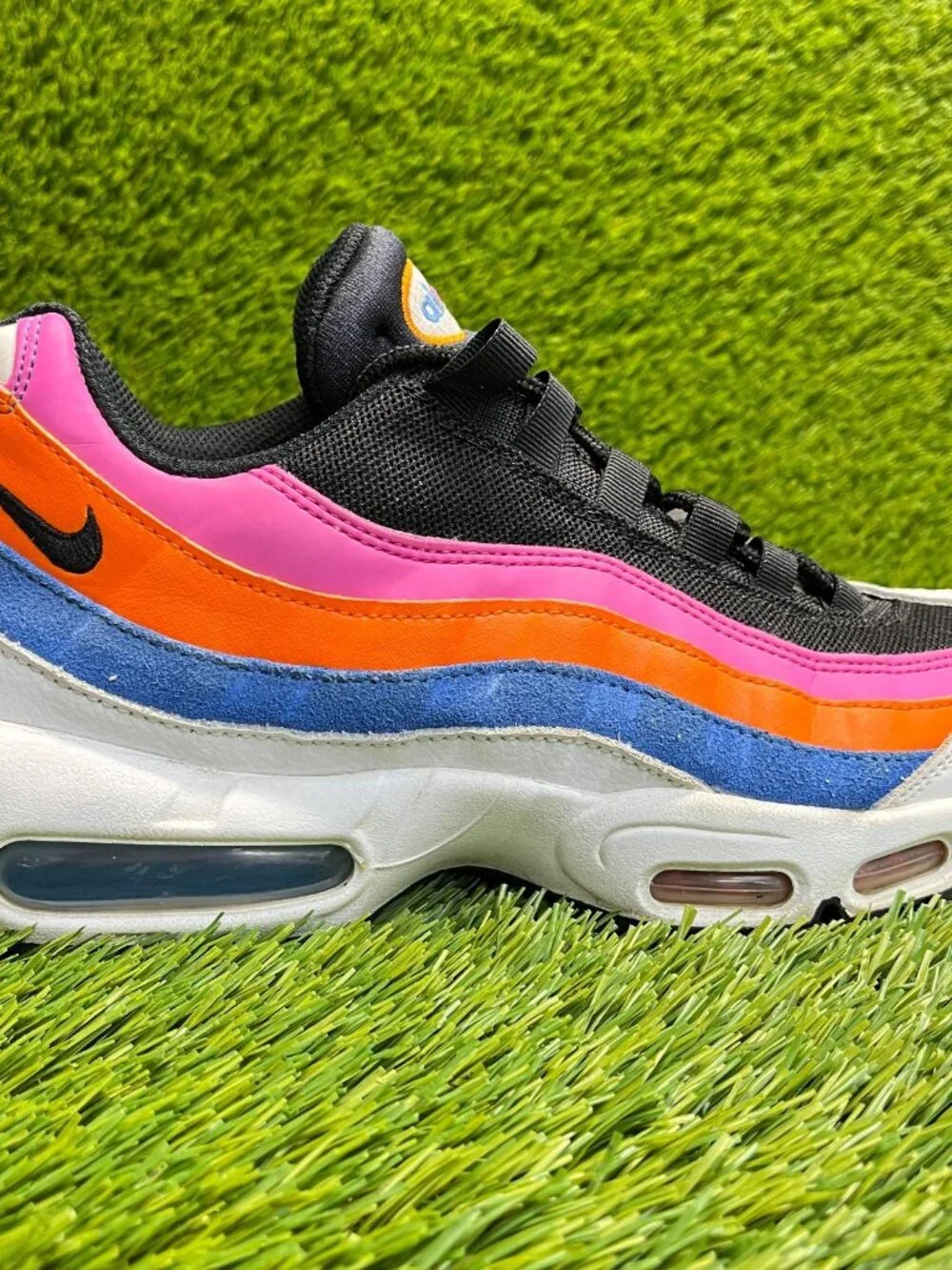 Nike Air Max 95 Essential Mens Size 9.5 Black Pink Orange Running Shoes Sneakers